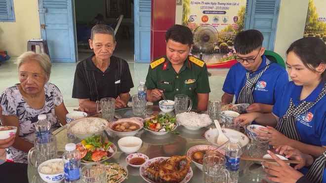 Tuổi trẻ TP. Hồ Chí Minh lan tỏa truyền thống tri ân bằng những việc làm thiết thực - Ảnh 9.
