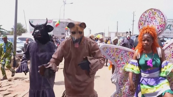 Hàng ngàn người tham gia Festival Mặt nạ ở Benin - Ảnh 1.