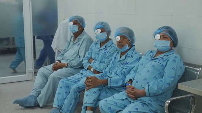 60 Giây ngày 28/7/2026 | TP. Hồ Chí Minh: Phẫu thuật đục thủy tinh thể miễn phí tri ân người có công với cách mạng - Ảnh 2.