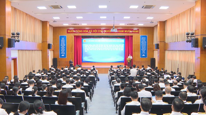 Thuế TP. Hồ Chí Minh phấn đấu thu trên 800.000 tỷ đồng tới cuối năm 2026 - Ảnh 2.