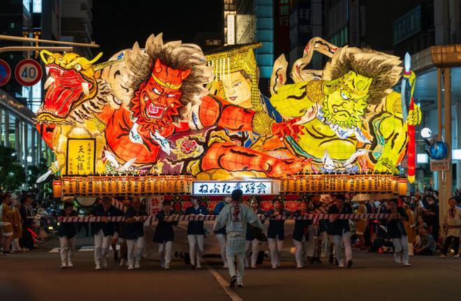Tokyo rực rỡ với mùa lễ hội truyền thống trong tháng 8 - Ảnh 10.