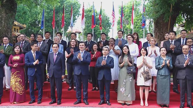 LỄ THƯỢNG CỜ KỶ NIỆM 59 NĂM NGÀY THÀNH LẬP ASEAN - Ảnh 5.