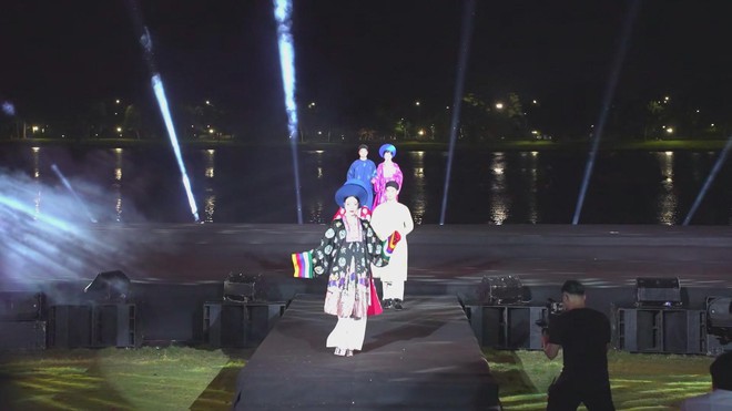 Thời sự trưa HTV ngày 5/7/2026 | Lan tỏa giá trị văn hóa tại Tuần lễ Áo dài Huế 2026 - Ảnh 1.