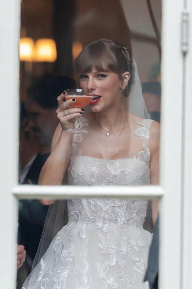 Taylor Swift - Travis Kelce: Câu chuyện tình bắt đầu từ một chiếc vòng tay - Ảnh 14.