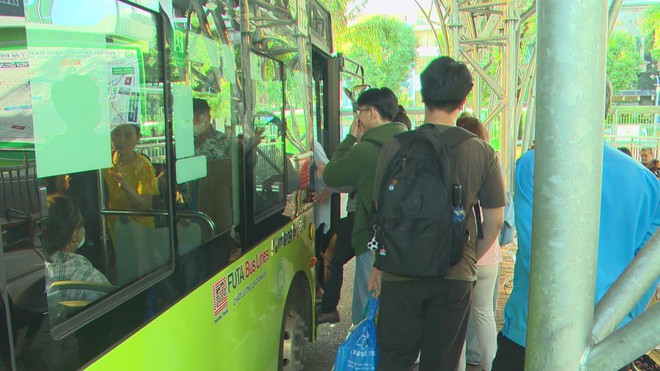 Thời sự trưa HTV ngày 7/7/2026 | Hơn 1,32 triệu lượt khách đi xe buýt TP. Hồ Chí Minh sau 5 ngày miễn phí vé - Ảnh 2.