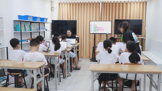 60 Giây Sáng ngày 7/7/2026 | "Chiến binh 4 chân" góp sức khắc phục hậu quả động đất - Ảnh 7.