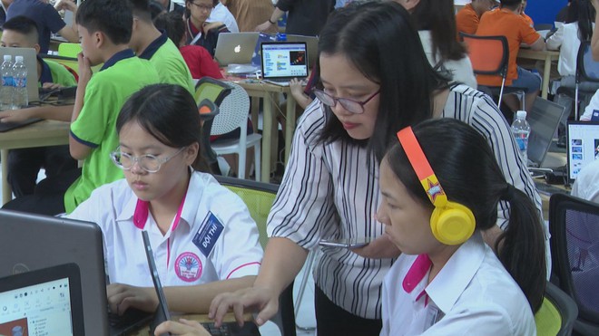 60 Giây Sáng ngày 7/7/2026 | "Chiến binh 4 chân" góp sức khắc phục hậu quả động đất - Ảnh 9.