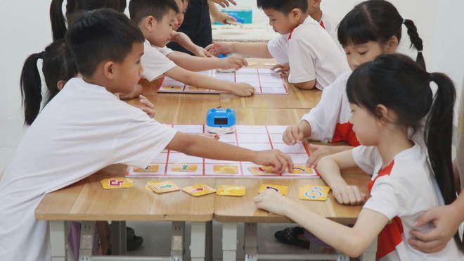 60 Giây Sáng ngày 7/7/2026 | "Chiến binh 4 chân" góp sức khắc phục hậu quả động đất - Ảnh 10.