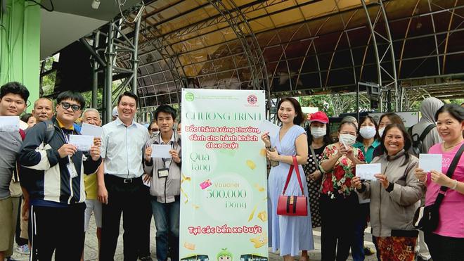Xe buýt TP. Hồ Chí Minh: Miễn phí vé, thêm quà khuyến khích - Ảnh 2.