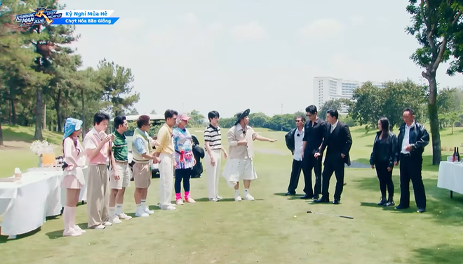 Running Man - Chạy Ngay Đi | Tập 2: Gia tộc R đối đầu băng nhóm X để xóa khoản nợ 500 tỷ- Ảnh 1.