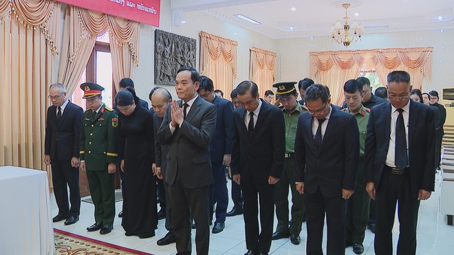 Thời sự HTV ngày 10/8/2026 | Bí thư Thành ủy TP. Hồ Chí Minh Trần Lưu Quang viếng Chủ tịch Quốc hội Lào Xaysomphone Phomvihane - Ảnh 1.