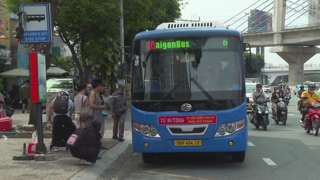 TP. Hồ Chí Minh dự kiến thí điểm làn đường ưu tiền dành riêng cho xe buýt - Ảnh 3.