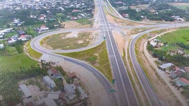 60 giây sáng ngày 13/8/2026 | TP. Đồng Nai ra lệnh phá dỡ khẩn cấp gần 500 mét vuông nhà lồng trung tâm thương mại  - Ảnh 2.