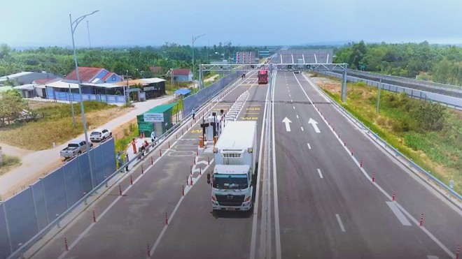 60 giây sáng ngày 13/8/2026 | TP. Đồng Nai ra lệnh phá dỡ khẩn cấp gần 500 mét vuông nhà lồng trung tâm thương mại  - Ảnh 3.