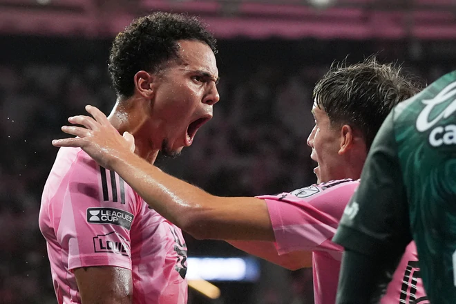León đánh bại Inter Miami 3-2, Messi trở lại sau khi cha qua đời - Ảnh 4.
