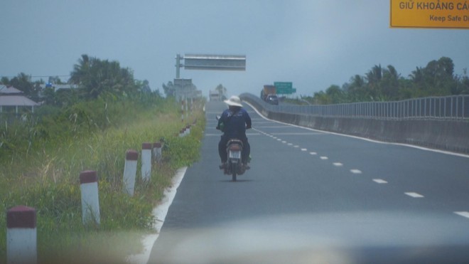 60 Giây Trưa ngày 16/8/2026 | Đắk Lắk: Khởi tố thầy giáo sát hại nữ nhân viên thư viện do ghen tuông- Ảnh 5.