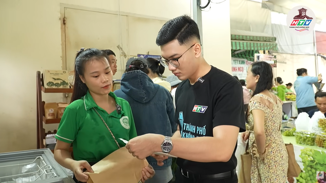 Chợ Xanh Tử Tế: Vì sao 10 năm vẫn đông khách ở Sài Gòn? - Ảnh 5.