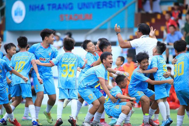Football Festival Việt Nam 2026 quy tụ gần 1.000 cầu thủ nhí từ ba miền- Ảnh 1.