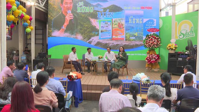Khát vọng phát triển vươn cao của"Đất và người" Việt Nam qua những trang sách- Ảnh 1.