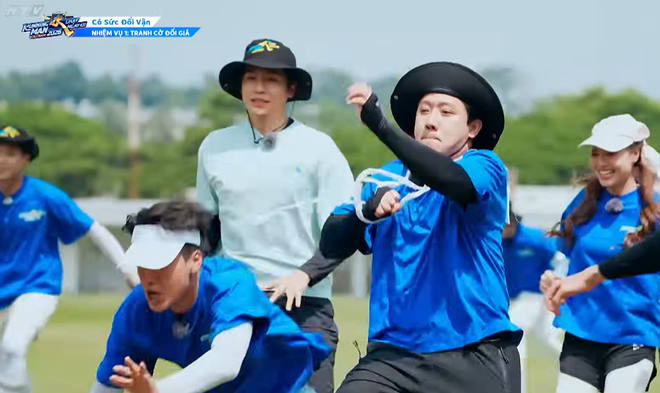 Running Man 4 - Chạy Ngay Đi: Trấn Thành và "combo" phế tay, mù màu, húc đồng đội- Ảnh 12.