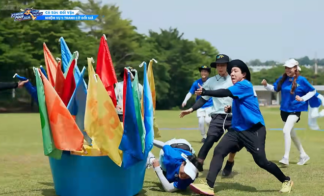 Running Man 4 - Chạy Ngay Đi: Trấn Thành và "combo" phế tay, mù màu, húc đồng đội- Ảnh 11.