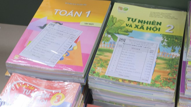 60 Giây Trưa ngày 20/8/2026 | TP. Hồ Chí Minh yêu cầu các trường cho học sinh mượn sách giáo khoa, không thu đặt cọc - Ảnh 1.