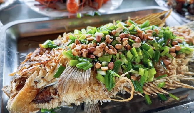 Quán ăn bờ sông ở Củ Chi: Món dân dã, view đẹp bất ngờ - Ảnh 2.