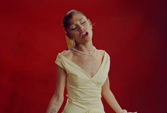 Ariana Grande tạm dừng các hoạt động sau thời gian dài đối mặt với áp lực dư luận- Ảnh 9.