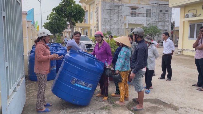 60 Giây Sáng ngày 30/8/2026 | Người dân miền Tây ùn ùn về quê. ngã tư Đồng Tâm ùn ứ kéo dài - Ảnh 5.