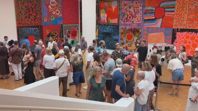Đức: Triển lãm các tác phẩm của nghệ sĩ Yayoi Kusama - Ảnh 3.