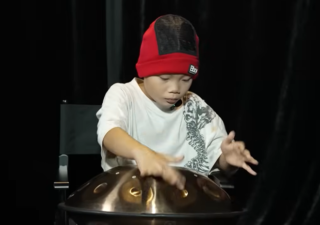 Siêu tài năng nhí: DJ nhí đa tài một mình cân cả handpan, rap, hiphop - Ảnh 4.