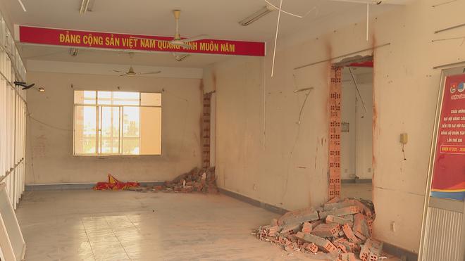 Cải tạo trụ sở cũ thành trường học chuẩn bị sẵn sàng cho năm học mới - Ảnh 1.