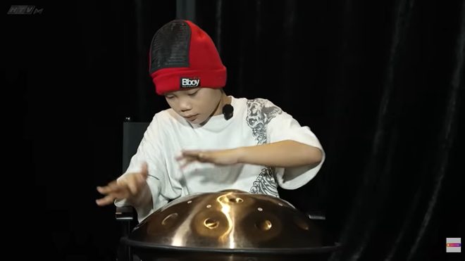 Siêu tài năng nhí: DJ nhí đa tài một mình cân cả handpan, rap, hiphop - Ảnh 2.
