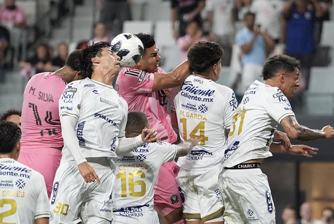Lionel Messi ghi 2 bàn thắng giúp Inter Miami đánh bại San Luis với tỷ số 4-2.- Ảnh 2.