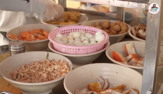 HTV Thành phố không ngủ: Bánh canh cua bình dân chinh phục Michelin Guide- Ảnh 2.