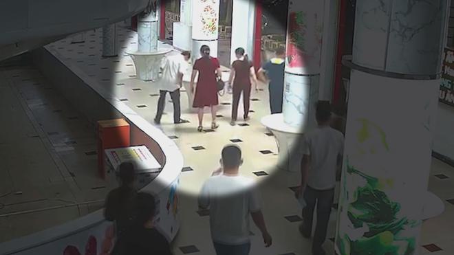 60 Giây Sáng ngày 7/8/2026 | TP. Hồ Chí Minh: Điều tra vụ người phụ nữ bị hành hung tại chợ Hòa Long - Ảnh 4.