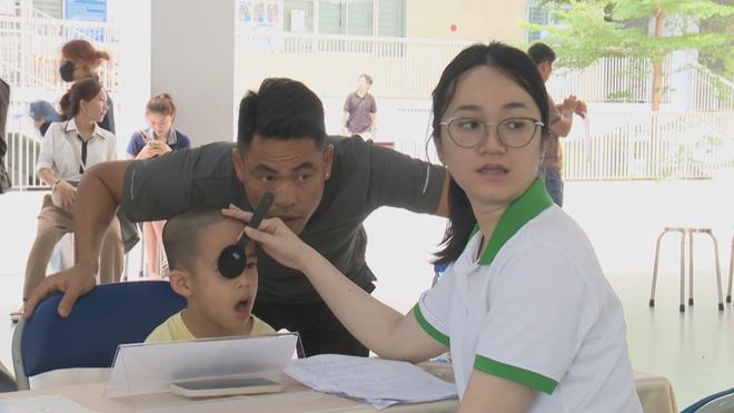 60 giây sáng ngày 8/8/2026 I TP. Hồ Chí Minh: Khám sức khỏe miễn phí cho gần 3 triệu học sinh, sinh viên - Ảnh 1.