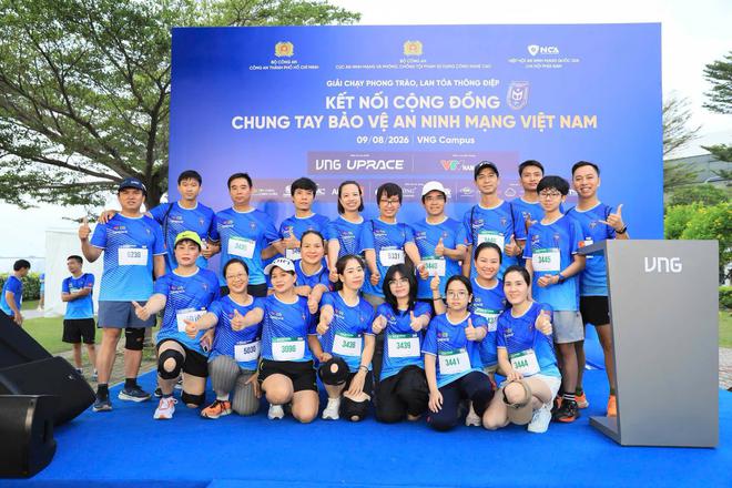 Hơn 1.000 bước chạy vì một không gian mạng an toàn, nhân văn- Ảnh 4.