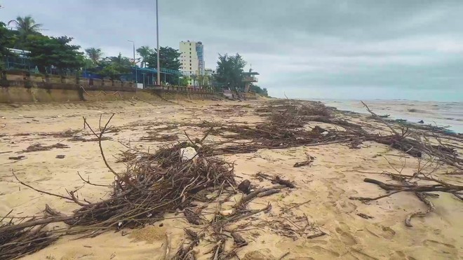 60 Giây Trưa ngày 16/9/2026 | Vượt nước chảy xiết, đưa người phụ nữ nghi đau ruột thừa đi cấp cứu - Ảnh 7.
