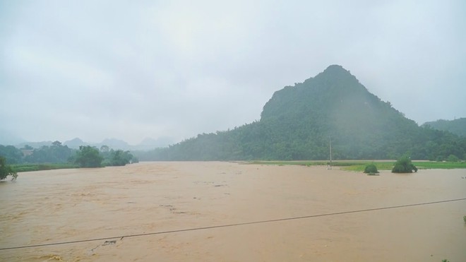 60 Giây Trưa ngày 18/9/2026 | Mưa lớn dịch chuyển vào Trung Bộ - Ảnh 2.