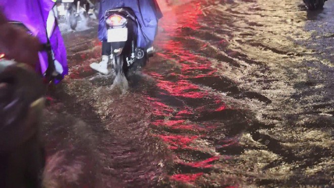 TP. Hồ Chí Minh: khởi tố 10 bị can sản xuất, buôn bán hơn 505 tấn gas giả| 60 Giây Sáng ngày 24/9/2026 - Ảnh 2.