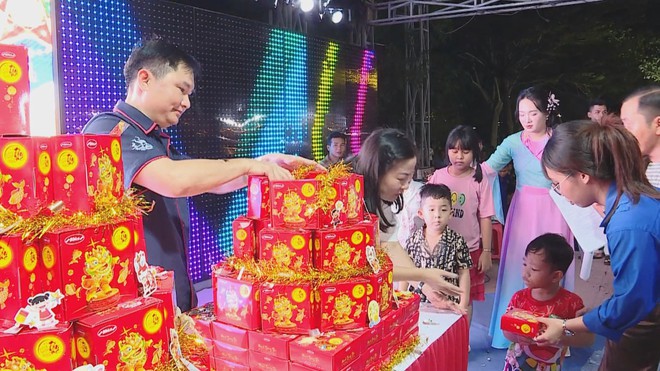Đêm hội trăng rằm ấm áp yêu thương | Vươn Khơi - Ngày 25/9/2026- Ảnh 2.