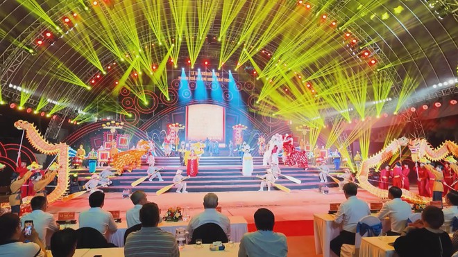 TP. Hồ Chí Minh: “Ông trùm” sản xuất 426 lô sản phẩm sữa giả bị đề nghị 30 năm tù | 60 Giây Sáng ngày 26/9/2026 - Ảnh 5.