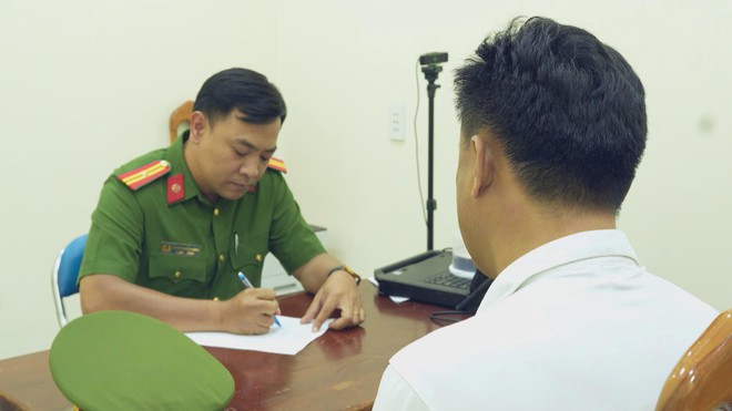 TP. Hồ Chí Minh triệt phá đường dây đòi nợ thuê núp bóng doanh nghiệp mua bán nợ - Ảnh 2.