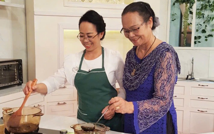 Hơi ấm yêu thương từ gian bếp của Mẹ