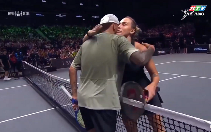 Sabalenka so tài Kyrgios ở giải quần vợt biểu diễn