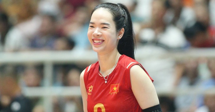 Nhan sắc hoa khôi cầm cờ cho đoàn thể thao Việt Nam tại SEA Games 33