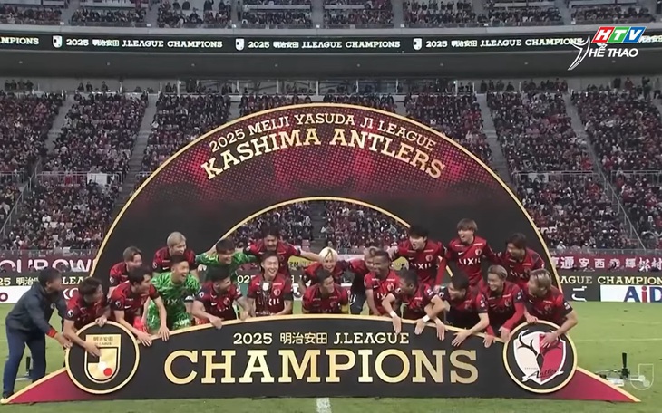 Kashima Antlers lên ngôi vô địch J League sau 9 năm