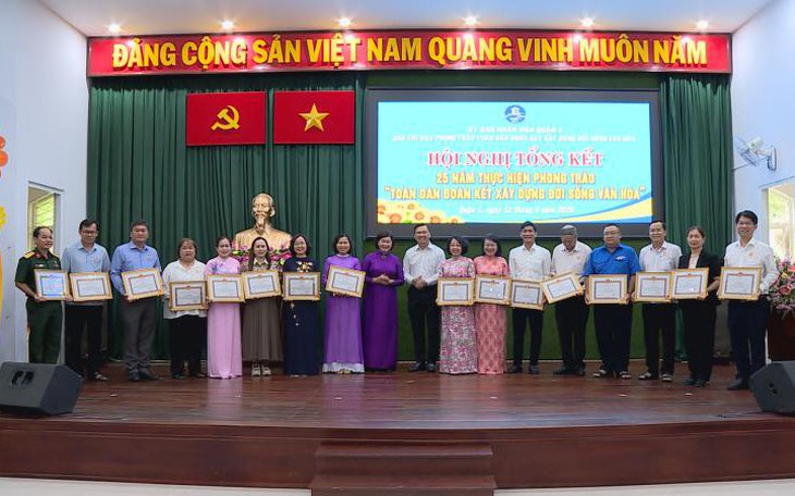 Quận 1 tổng kết 25 năm thực hiện phong trào "Toàn dân đoàn kết xây dựng đời sống văn hóa"