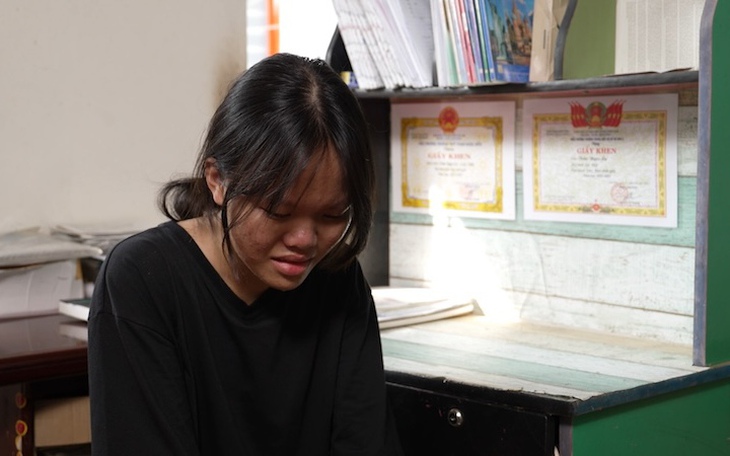 Ngoại toàn ăn cơm với muối thôi!